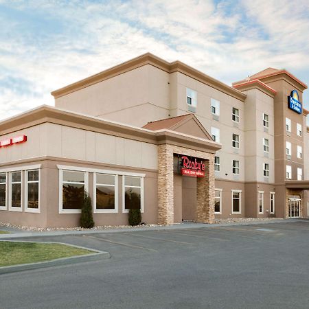 Days Inn & Suites By Wyndham Edmonton Airport Leduc Exterior photo