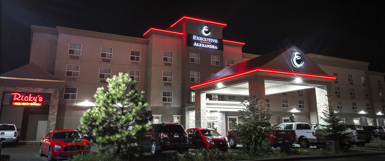 Days Inn & Suites By Wyndham Edmonton Airport Leduc Exterior photo